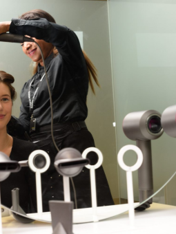 Какой прибор для сушки волос выбрать: фен или стайлер Dyson